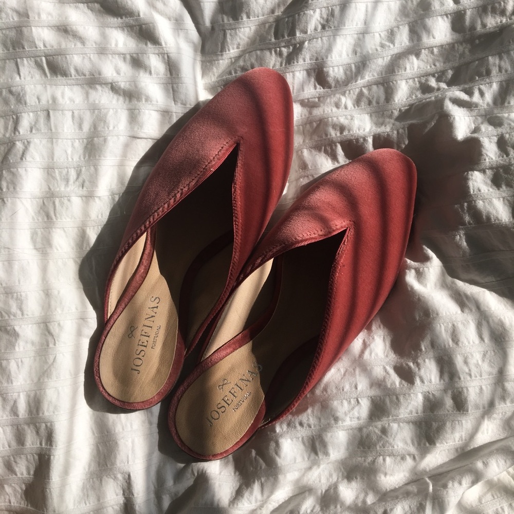 Josefinas Cleopatra Pink Velvet Mules